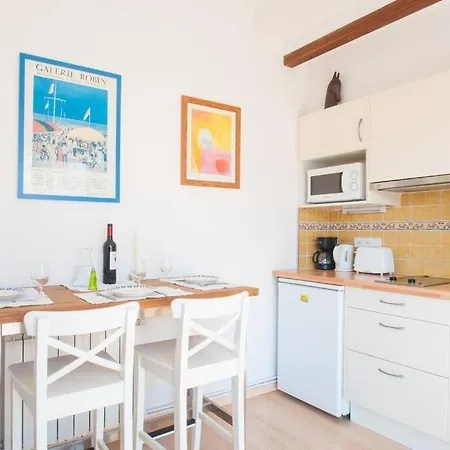 Hola! - Centric 锡切斯